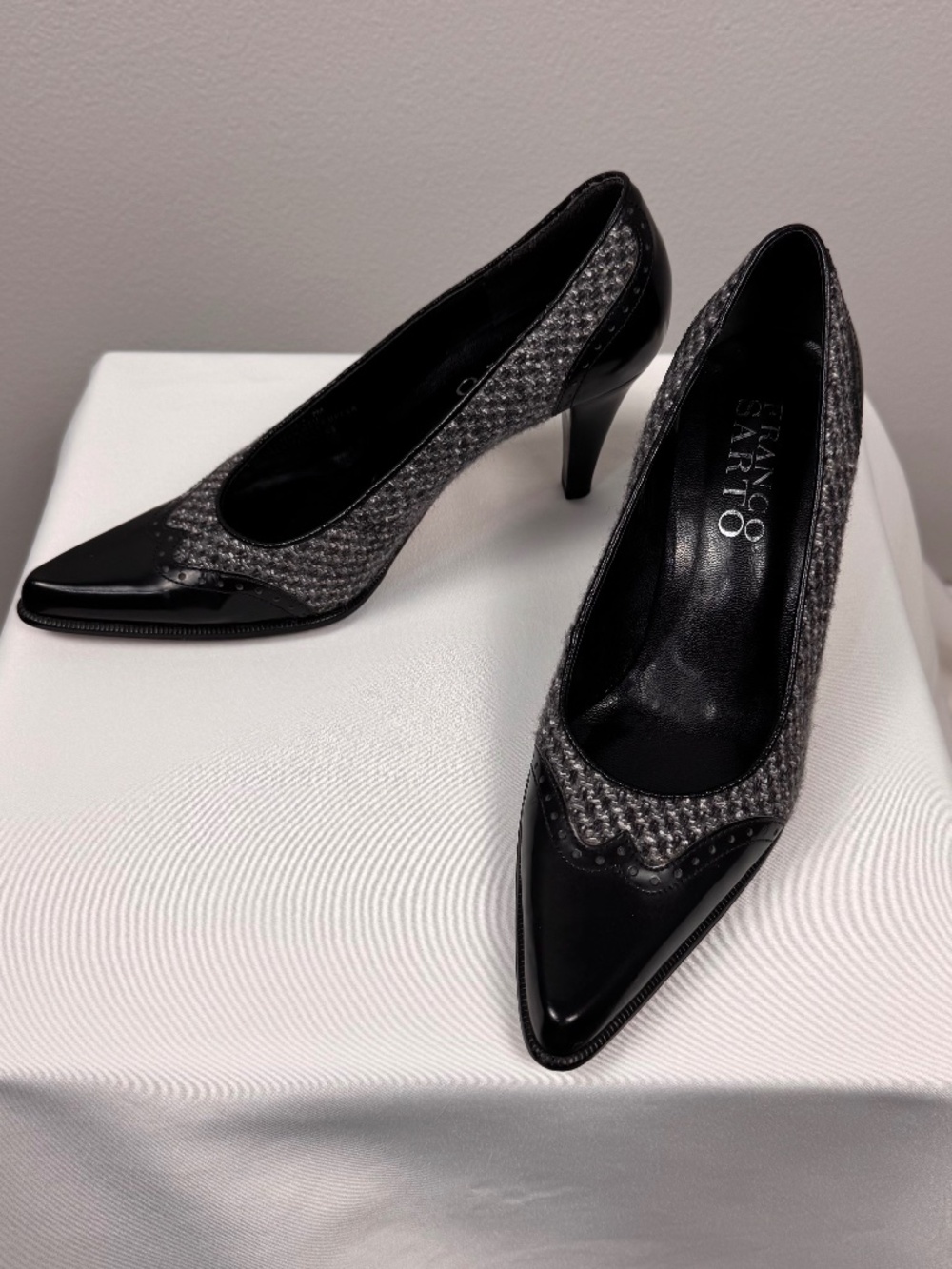 Franco Sarto Grey Tweed & Black Patent Leather Pointed Toe Pumps Size 7M